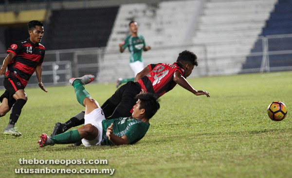 Kuching FA dijinakkan Terengganu City FC 2-0  Utusan 