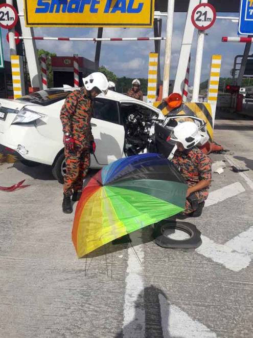 Lelaki maut kereta dipandu rempuh Plaza Tol Penawar 