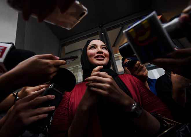 Neelofa Dan Vivy Suarakan Kebimbangan Barangan Tiruan Jejas Usahawan Tempatan Utusan Borneo Online