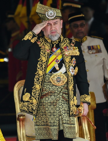 Agong rasmi pembukaan penggal pertama Parlimen Ke-14  Utusan 