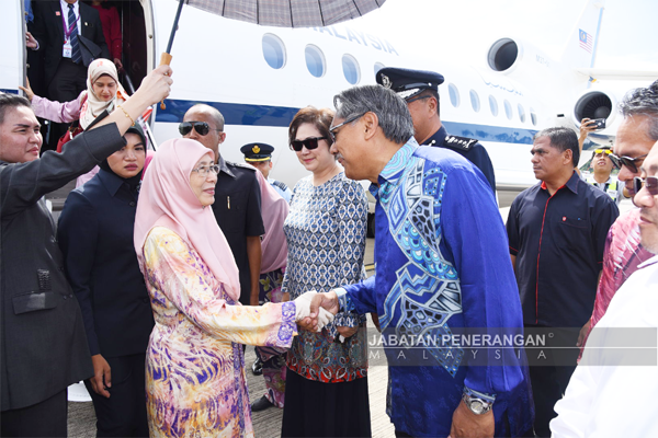 Wan Azizah tiba di Sabah  Utusan Borneo Online