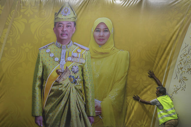 Sultan Abdullah naik takhta hari ini  Utusan Borneo Online