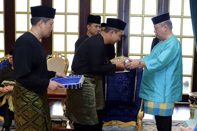 Pelantikan MB: Sultan Johor ucap tahniah kepada Dr ...