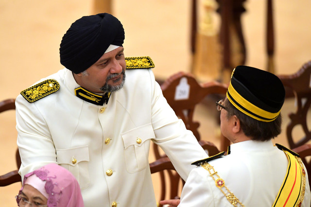 Pertabalan Agong Menteri Kabinet Zahir Ucapan Tahniah Utusan Borneo Online