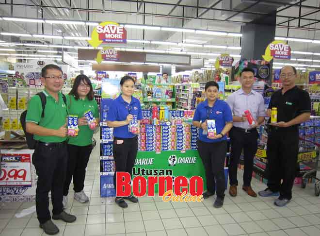 Pasar Raya Emart anjur promosi Darlie  Utusan Borneo Online