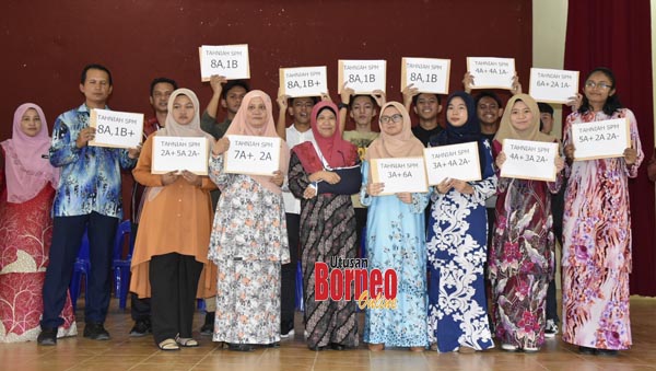 18 Calon Cemerlang Semua A Di Lahad Datu Utusan Borneo Online