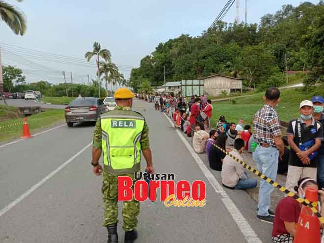 200 penduduk 'serbu' kaunter bergerak BSN di Pakan 