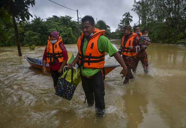 Keadaan banjir di pantai timur semakin buruk  Utusan Borneo Online