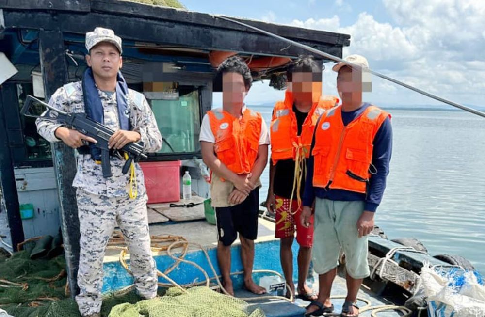  Ketiga-tiga nelayan warga asing terbabit ditahan untuk siasatan lanjut.
