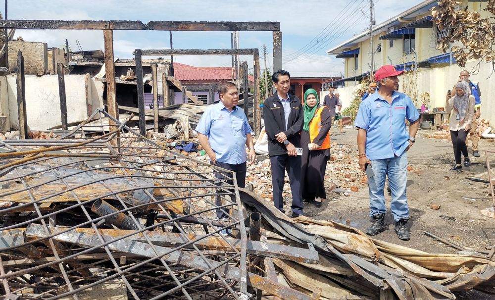  Hamild berkesempatan melawat tapak kebakaran di kampung berkenaan.