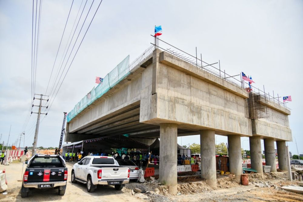  Salah satu bahagian projek LPB jajaran Sabah yang sedang giat dilaksanakan.